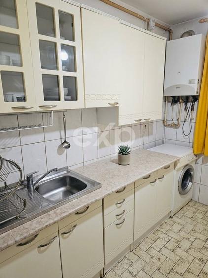 Apartament cu 3 camere semidecomandat, mobilat în Craiovei