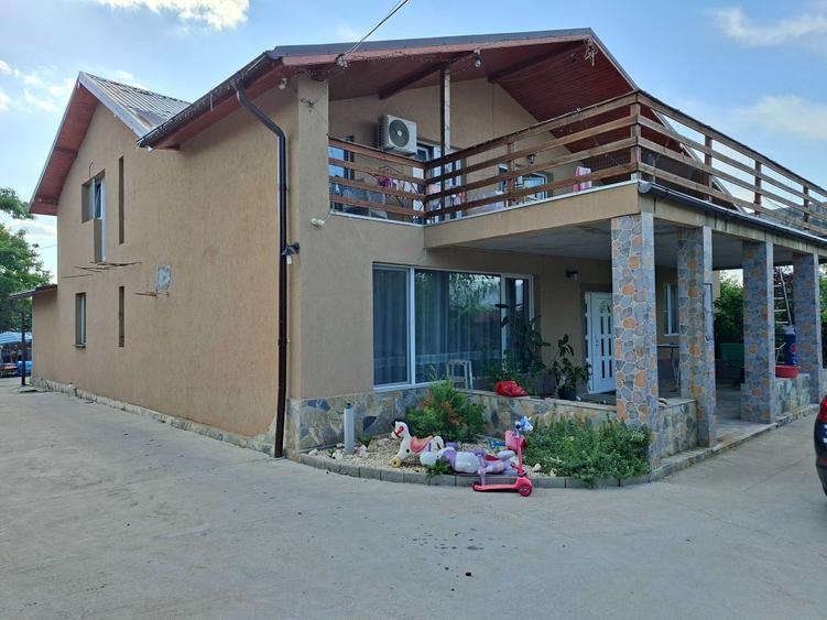 Casa / vila de vanzare - 2