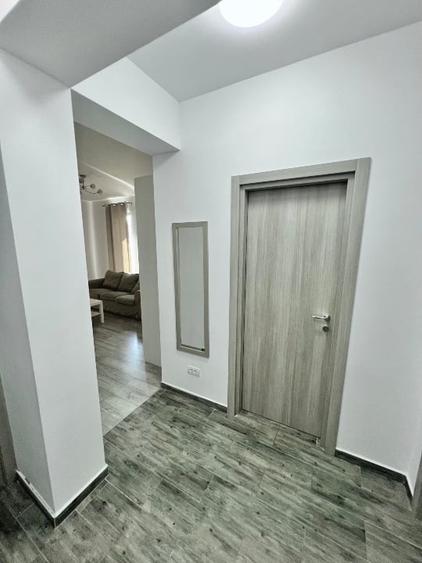 Apartament cu 2 camere decomandat, mobilat în Central