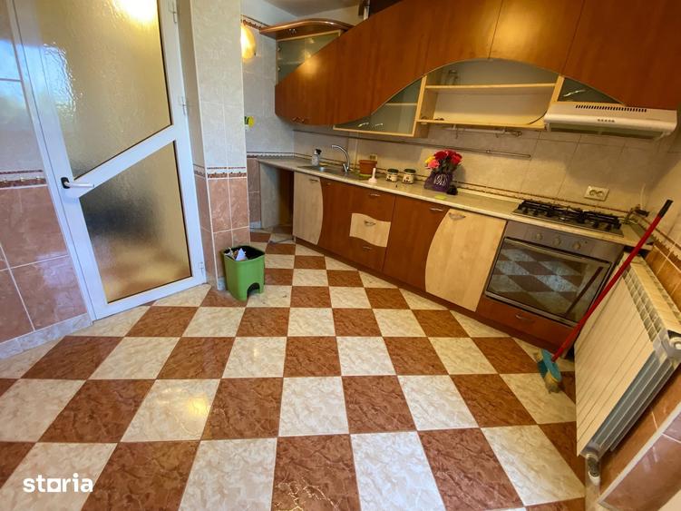 Apartament cu 3 camere în C5