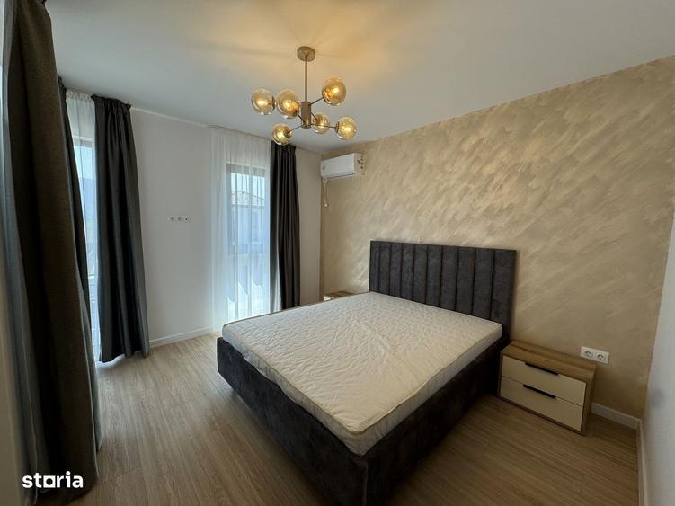 Casă cu 4 camere decomandat cu Canalizare în Central