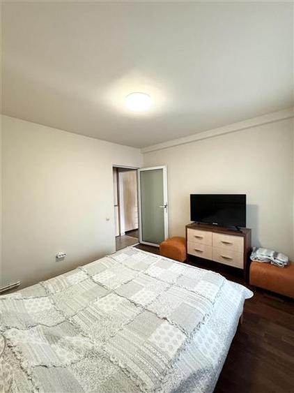 Apartament cu 2 camere decomandat, mobilat în Republica