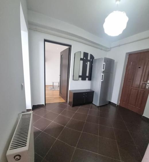 Apartament cu 2 camere decomandat, mobilat în Florești