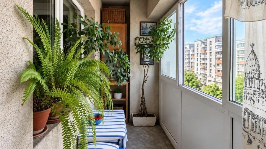 Apartament cu 4 camere decomandat, mobilat în Cișmigiu