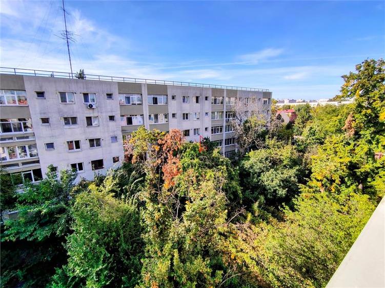 Apartament cu 3 camere decomandat, mobilat în Ozana