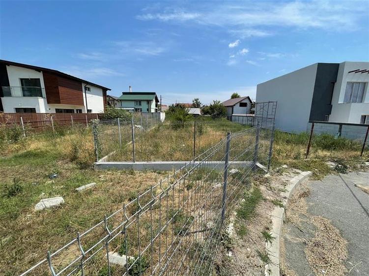 Teren intravilan de 529 mp, în Vest
