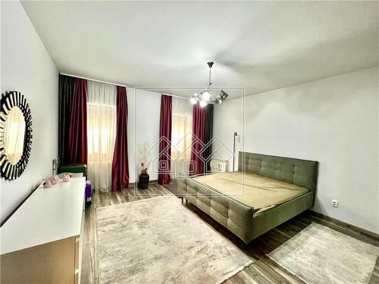 Duplex cu 3 camere cu Canalizare în Lazaret