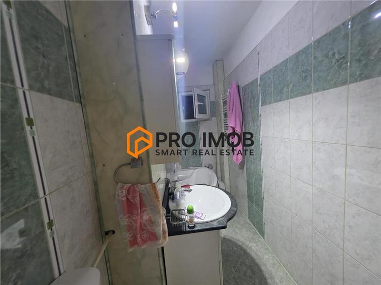 Apartament cu 3 camere decomandat, mobilat în Central