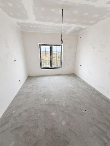 Duplex cu 4 camere cu Canalizare în Moșnița Nouă