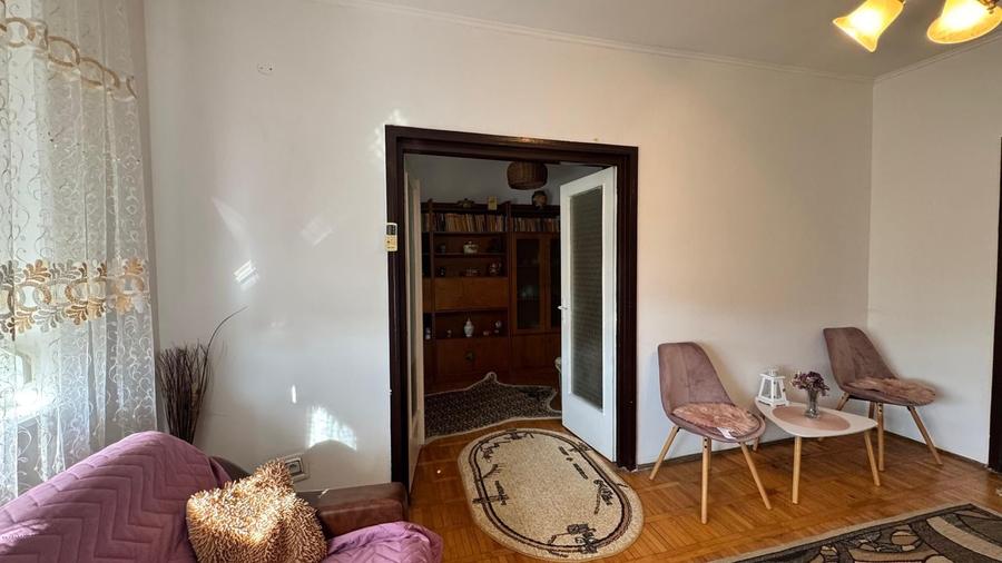 Apartament cu 3 camere decomandat în Dacia