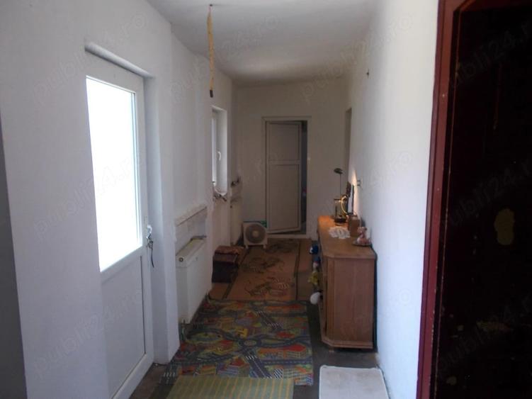 Casă cu 4 camere cu Teren 1906 Mp în Sânandrei