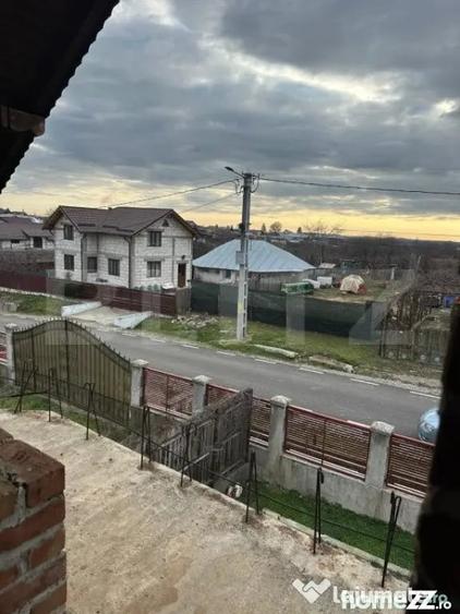 Casă cu 7 camere cu Teren 1400 Mp în Central