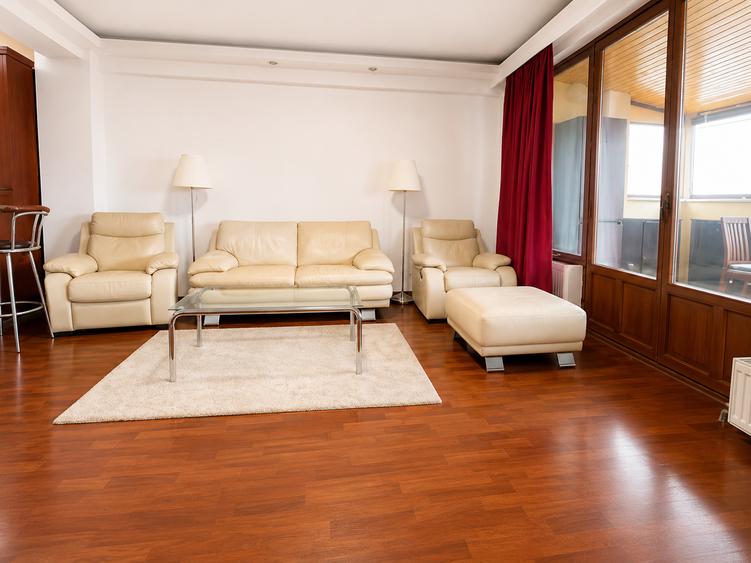 Apartament cu 3 camere decomandat în Aviatorilor