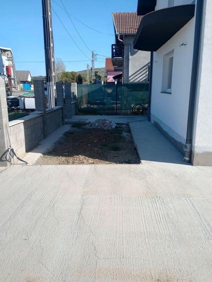 Casă cu 4 camere în Haieu