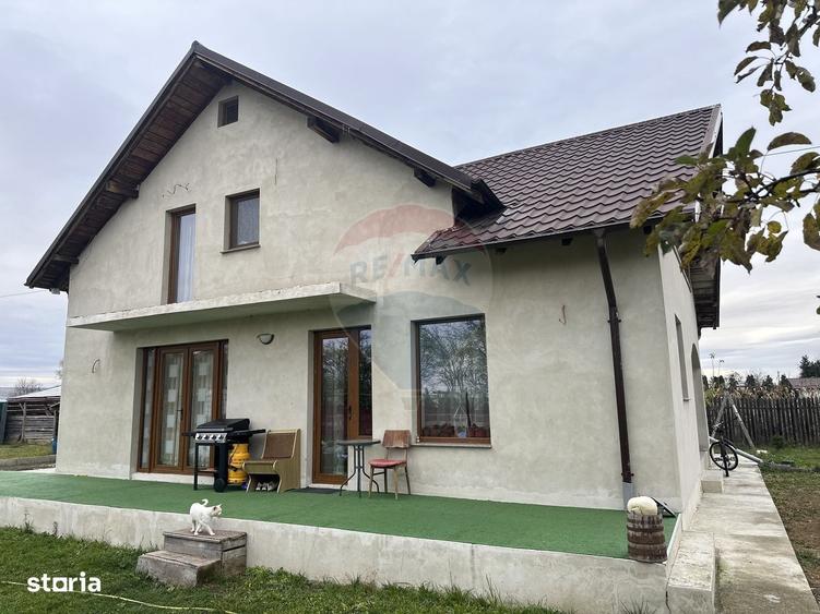 Casă cu 4 camere în Căciulești