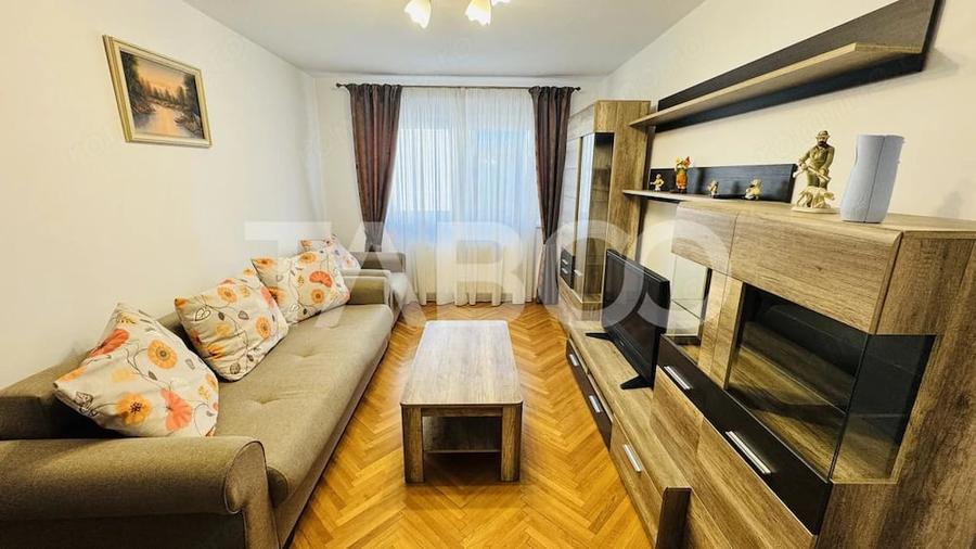 Apartament cu 3 camere decomandat în Central