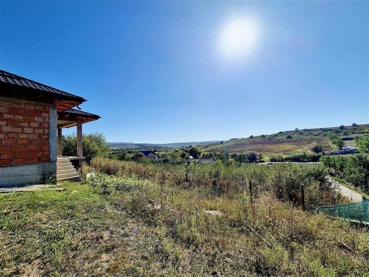 Casă cu 5 camere cu Teren 538 Mp în Bârnova