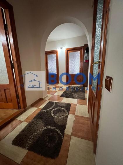 Apartament cu 3 camere decomandat în Calea lui Traian-Sud