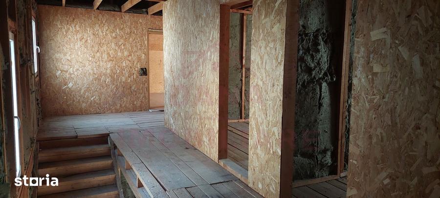 Casă cu 4 camere decomandat cu Teren 563 Mp în Rusca