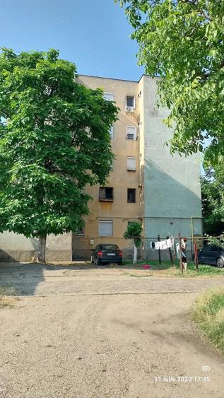 Apartament cu 2 camere decomandat în UTA