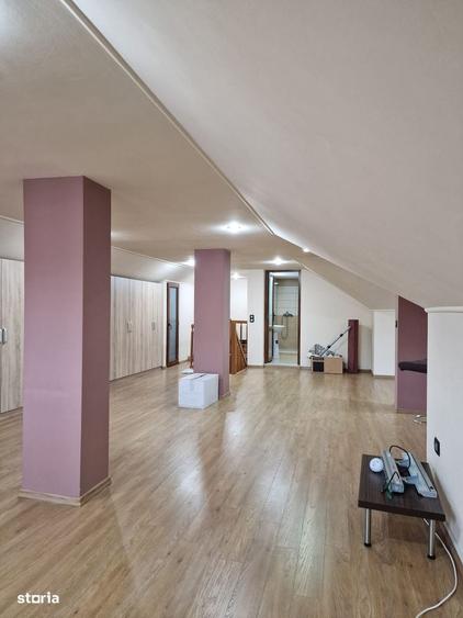 Casă cu 4 camere în Central