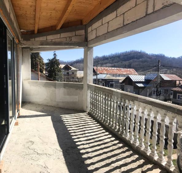 Casă individuală cu 6 camere cu Teren 3050 Mp în Bezdead