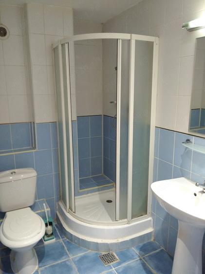 Apartament cu 3 camere decomandat în Aradului
