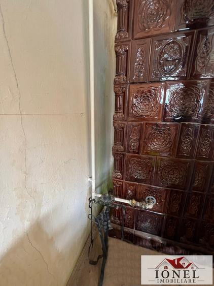 Casă individuală cu 3 camere cu Canalizare în Est