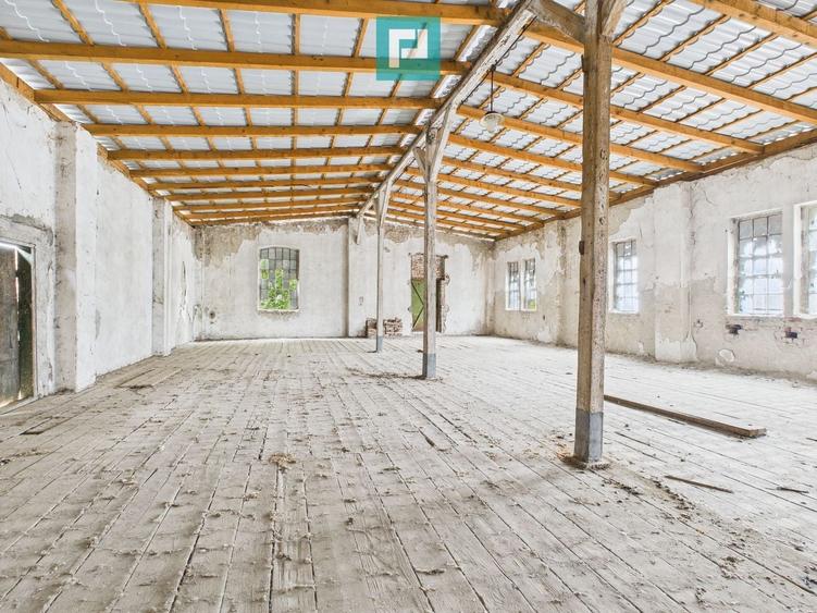 Spațiu industrial, de 306 mp, în Periam