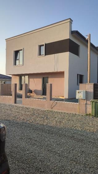 Casă individuală cu 4 camere cu Canalizare în Vidra