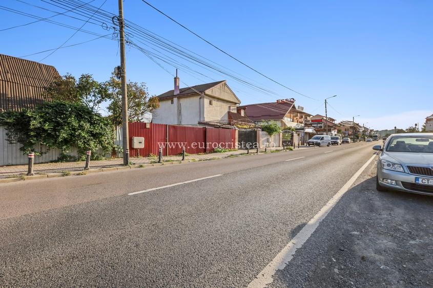 Casă cu 4 camere cu Teren 656 Mp în Central