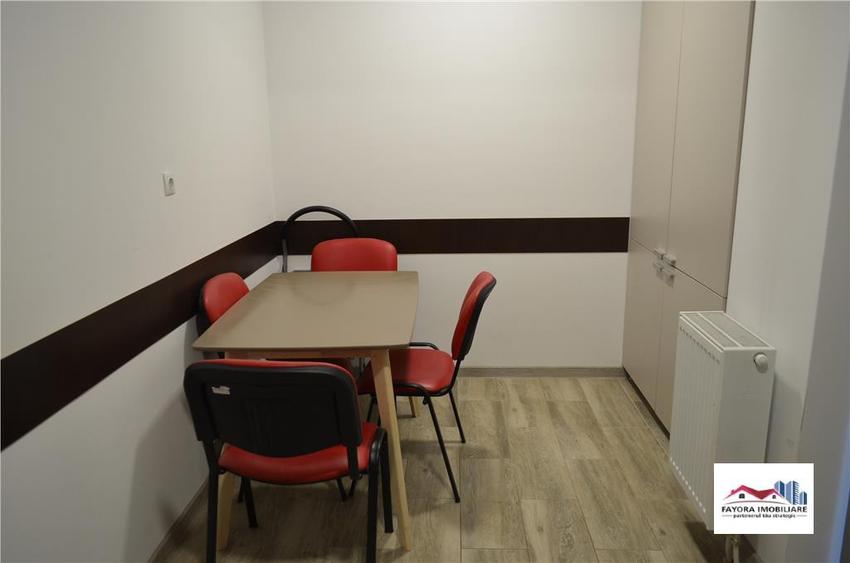 Apartament cu 3 camere decomandat în Tudor