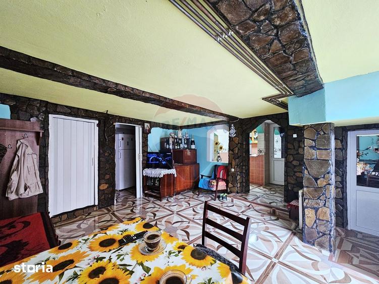 Casă cu 5 camere cu Teren 141 Mp în Central