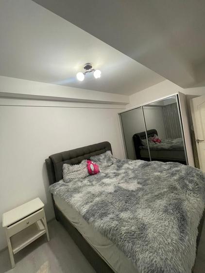 Apartament cu 2 camere semidecomandat în Fundeni
