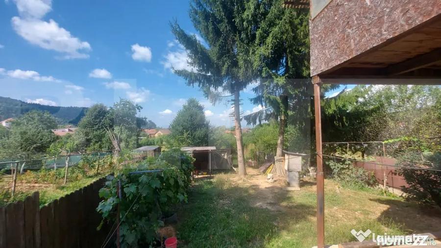 Casă cu 7 camere cu Teren 1580 Mp în Central