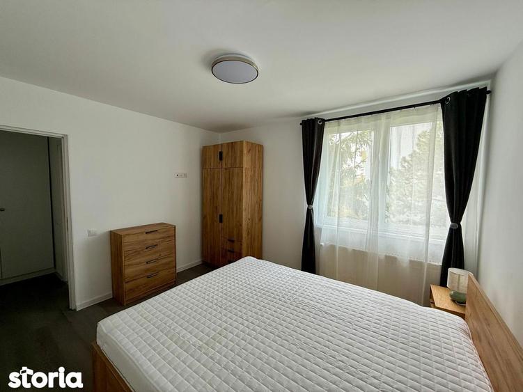 Apartament cu 3 camere decomandat în Cornișa