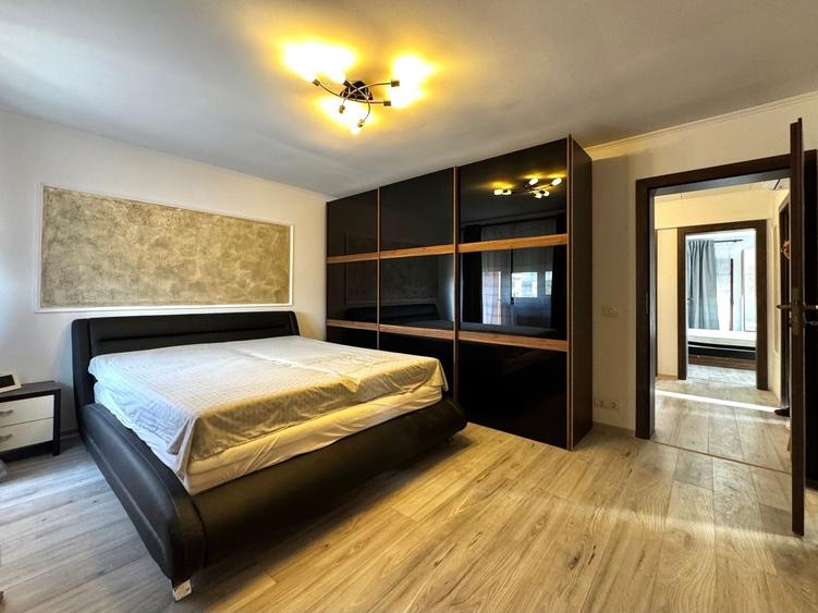 Duplex cu 5 camere cu Canalizare în Dumbrăvița