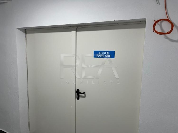 Spațiu comercial, de 1,750 mp, în Otopeni