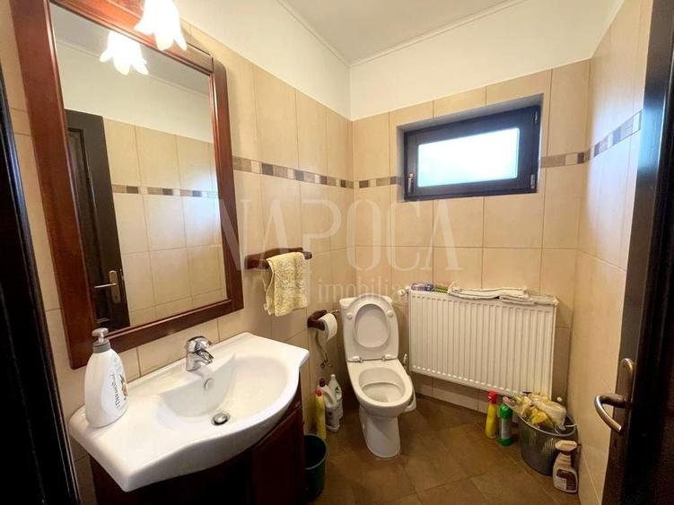 Casă individuală cu 5 camere cu Canalizare în Zorilor
