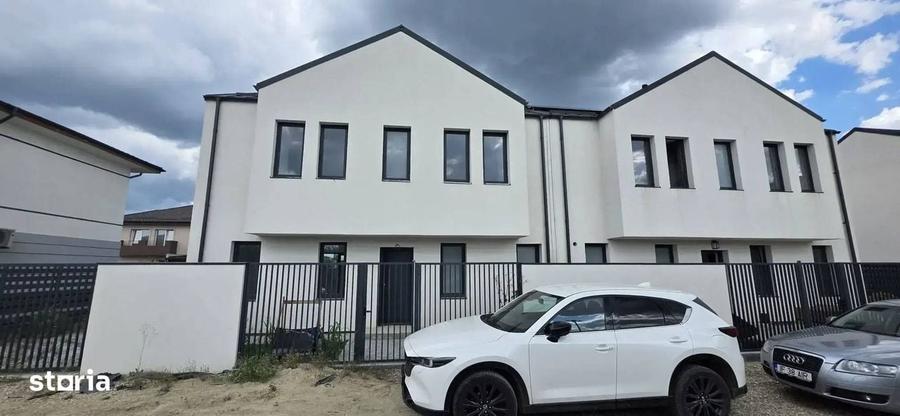 Casă cu 4 camere în Odăile