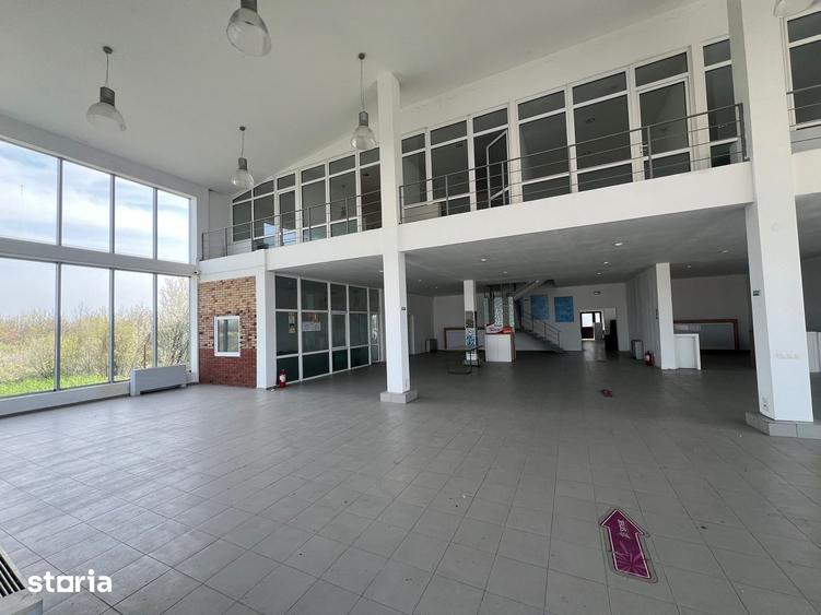 Spațiu comercial, de 2,100 mp, în Pielești