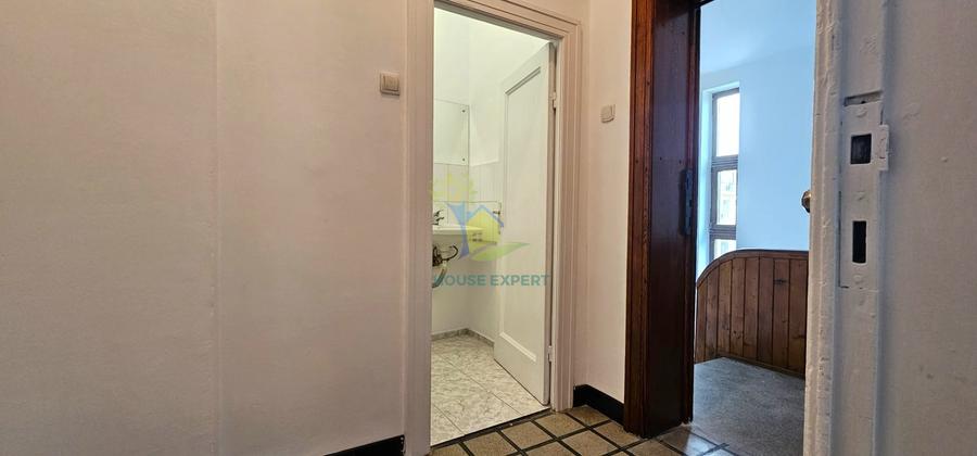 Apartament cu 4 camere semidecomandat în Foișorul de Foc