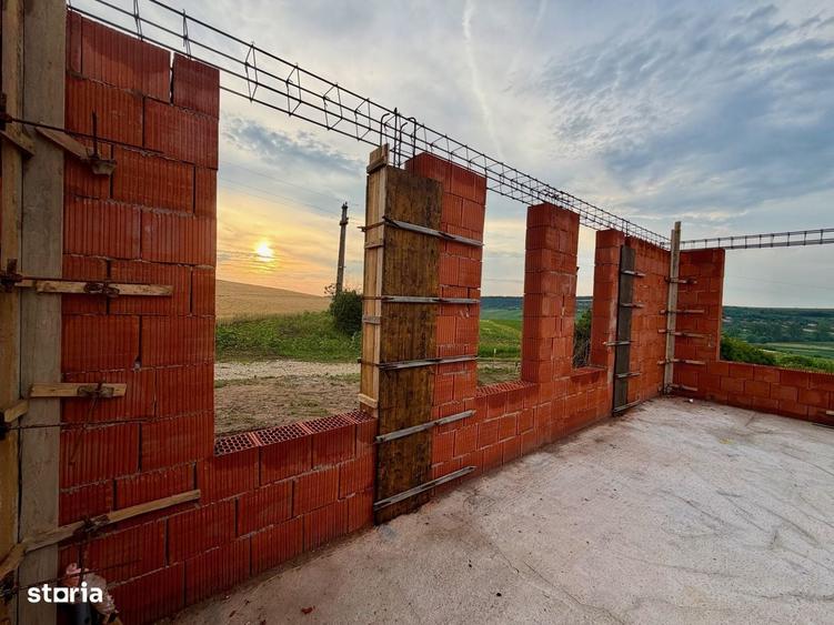 Casă cu 3 camere în Hidiș