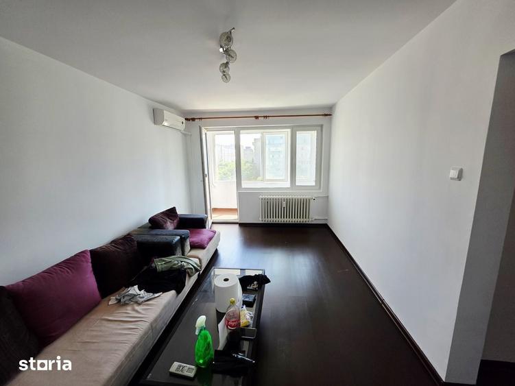 Apartament cu 3 camere decomandat în Tei