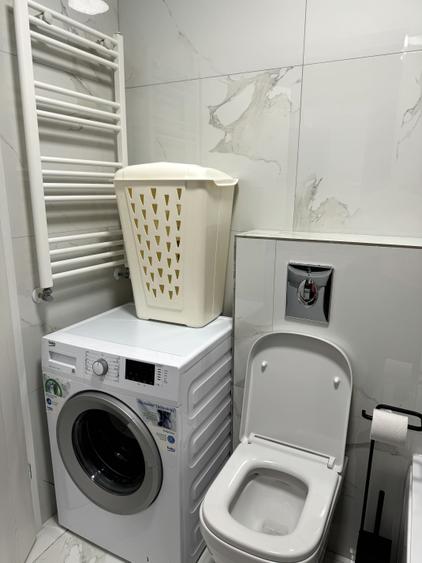 Garsonieră decomandată în Roșu