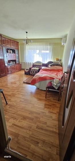 Apartament cu 2 camere decomandat în Carpați 2
