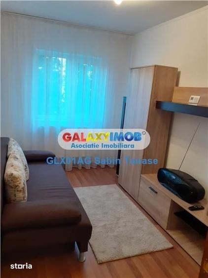 Apartament cu 3 camere decomandat în Calea București