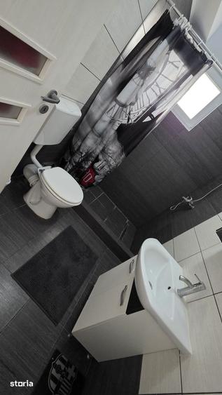 Casă cu 5 camere cu Teren 250 Mp în Central