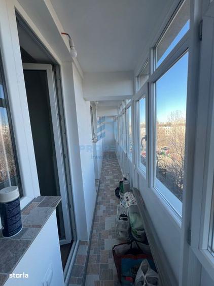 Apartament cu 3 camere, mobilat în Berceni