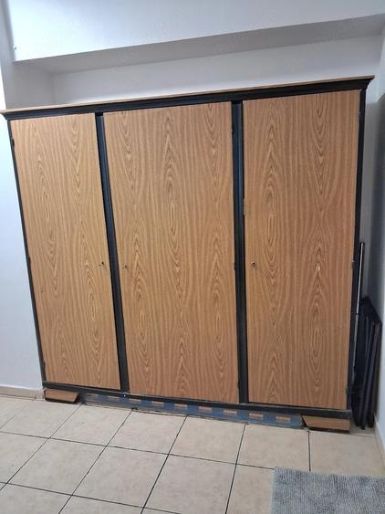 Apartament cu 3 camere decomandat în Titulescu